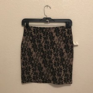 laced mini skirt 🥀🖤🤍